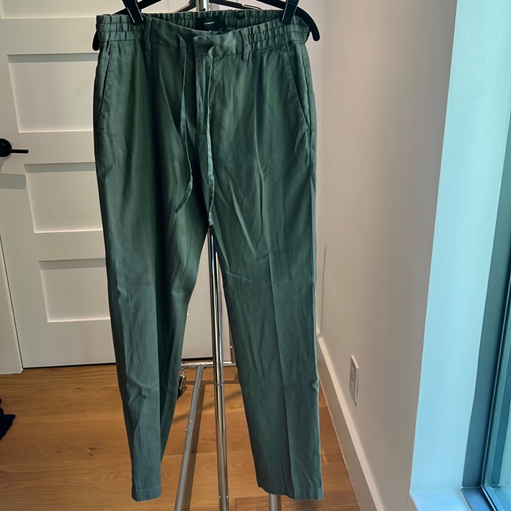 Beautiful VINCE EUC Pants Men’s in Army Green - Size M